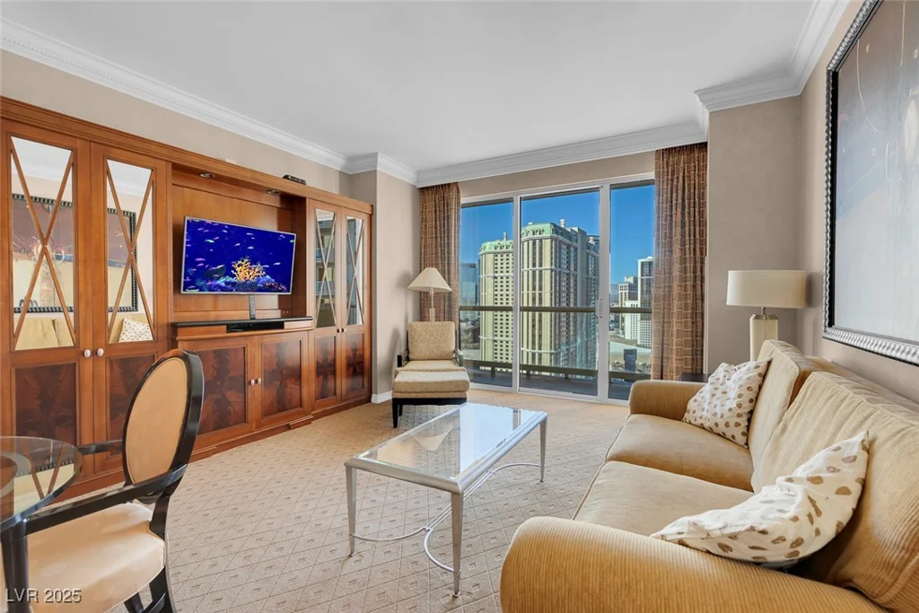 145 Harmon, Las Vegas, NV 89109