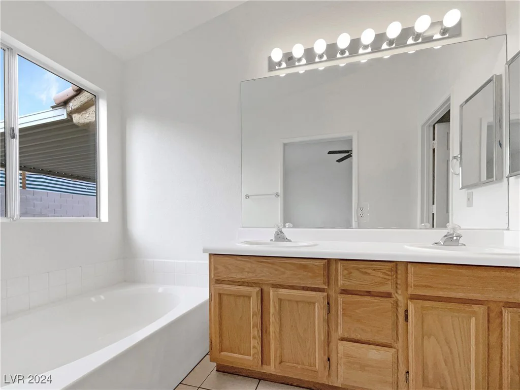 1420 Daybreak, Las Vegas, NV 89108