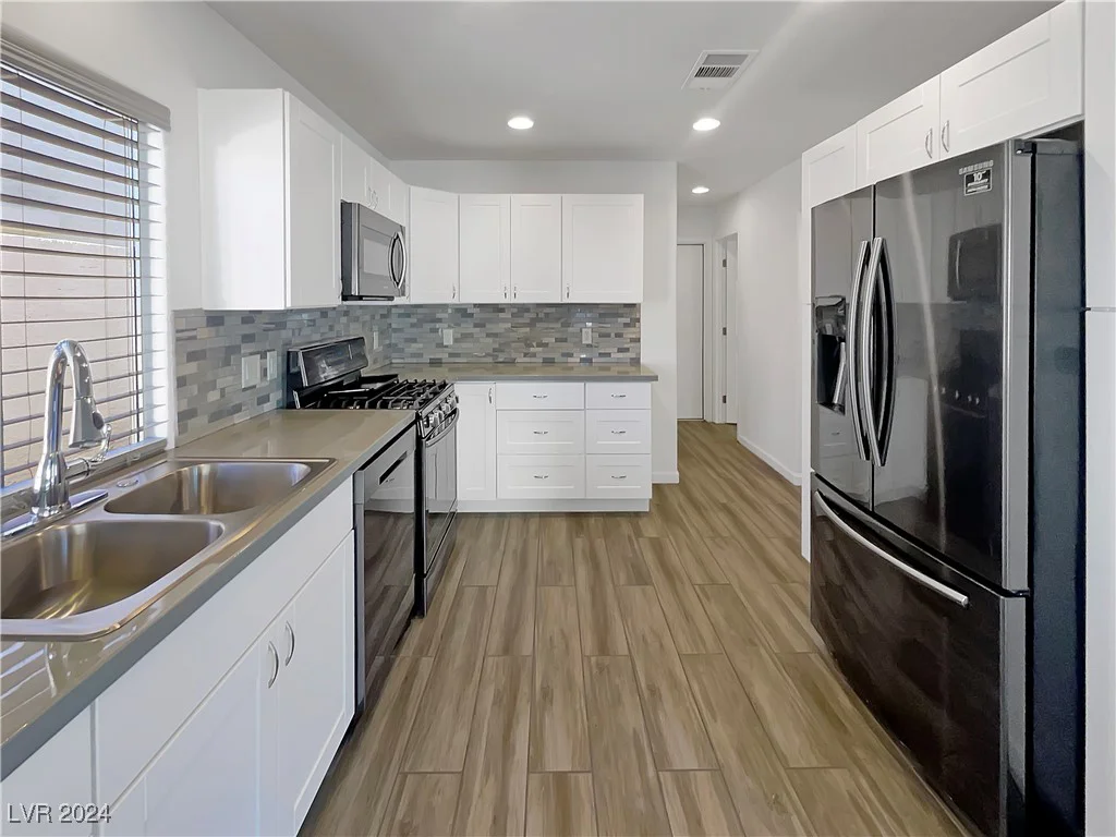 1658 Garden Path, Las Vegas, NV 89119