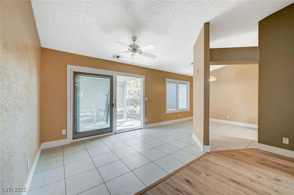 5421 Broadwater, Las Vegas, NV 89130