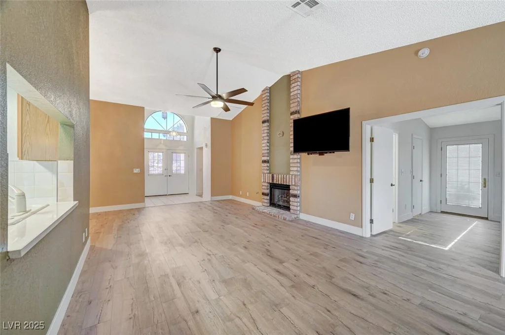 5421 Broadwater, Las Vegas, NV 89130