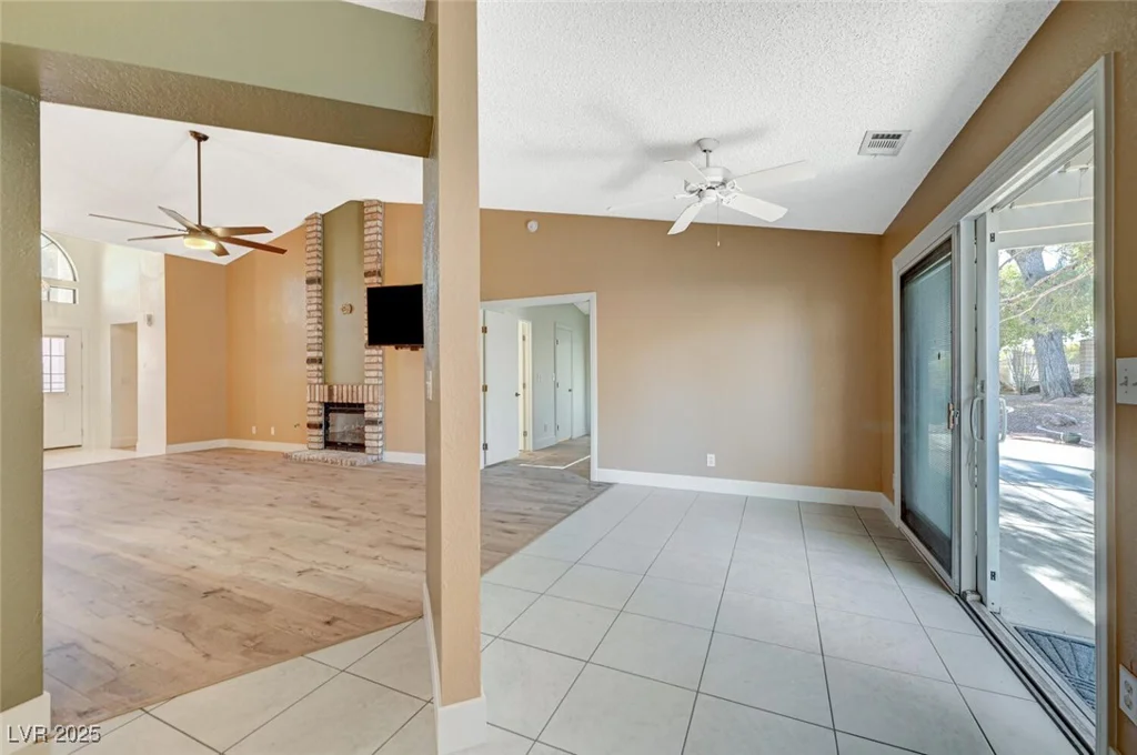 5421 Broadwater, Las Vegas, NV 89130