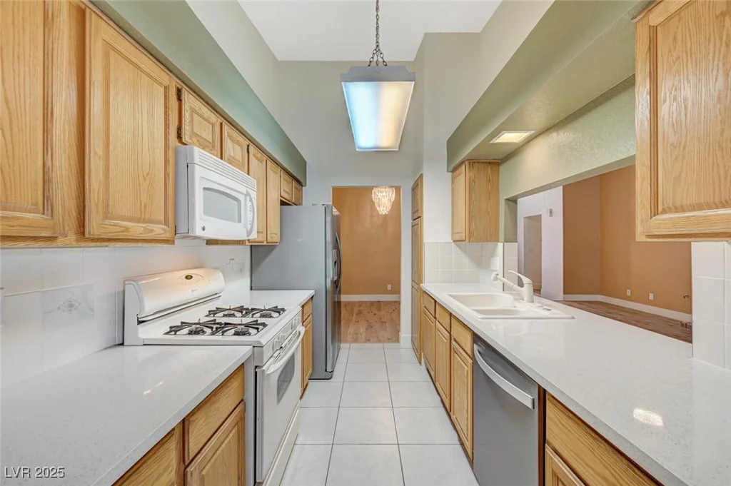 5421 Broadwater, Las Vegas, NV 89130