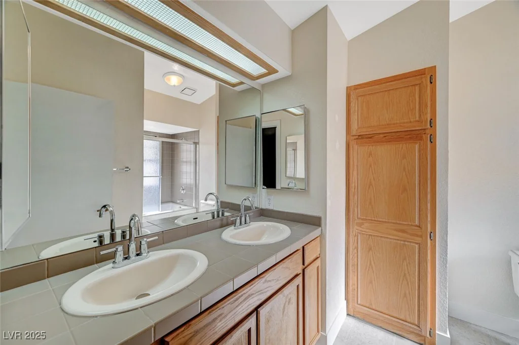 5421 Broadwater, Las Vegas, NV 89130