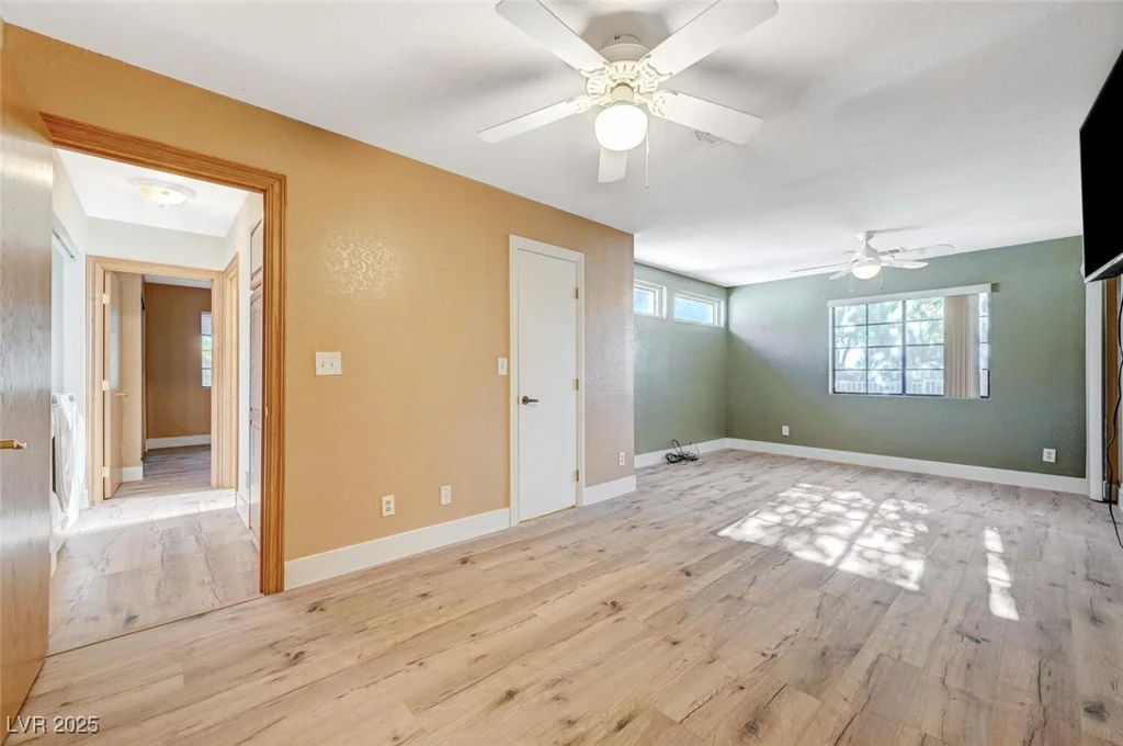 5421 Broadwater, Las Vegas, NV 89130