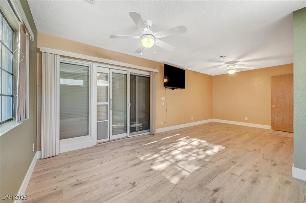 5421 Broadwater, Las Vegas, NV 89130