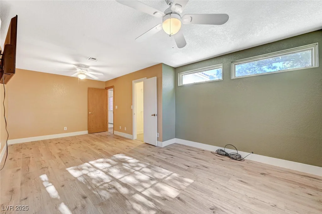 5421 Broadwater, Las Vegas, NV 89130