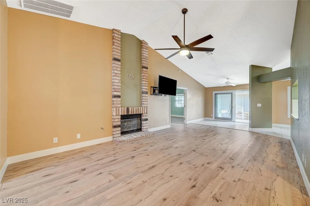 5421 Broadwater, Las Vegas, NV 89130