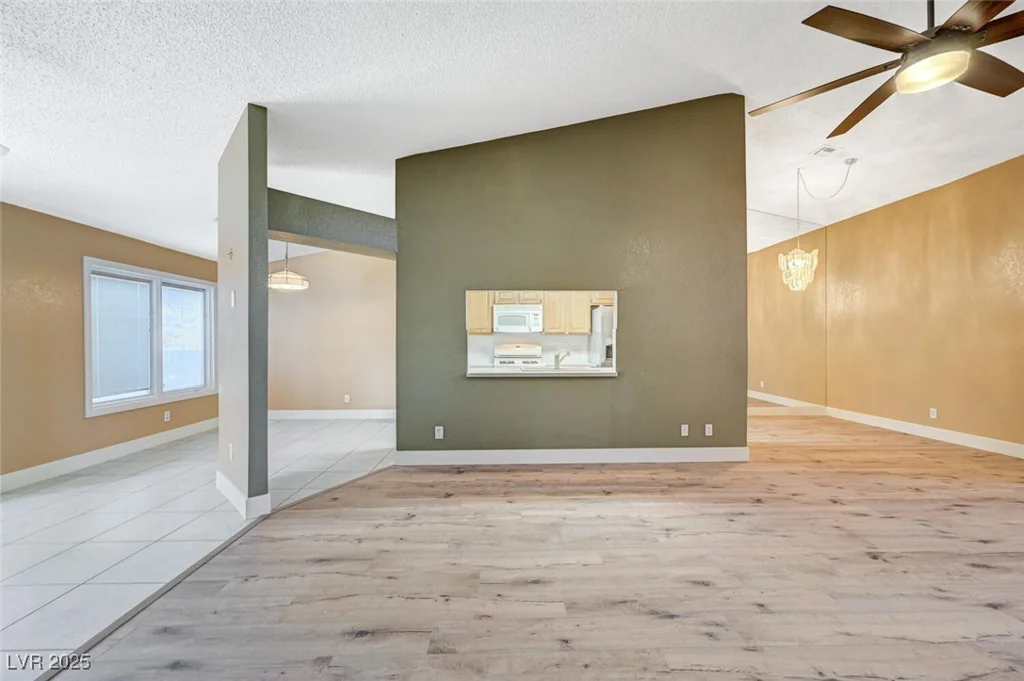 5421 Broadwater, Las Vegas, NV 89130