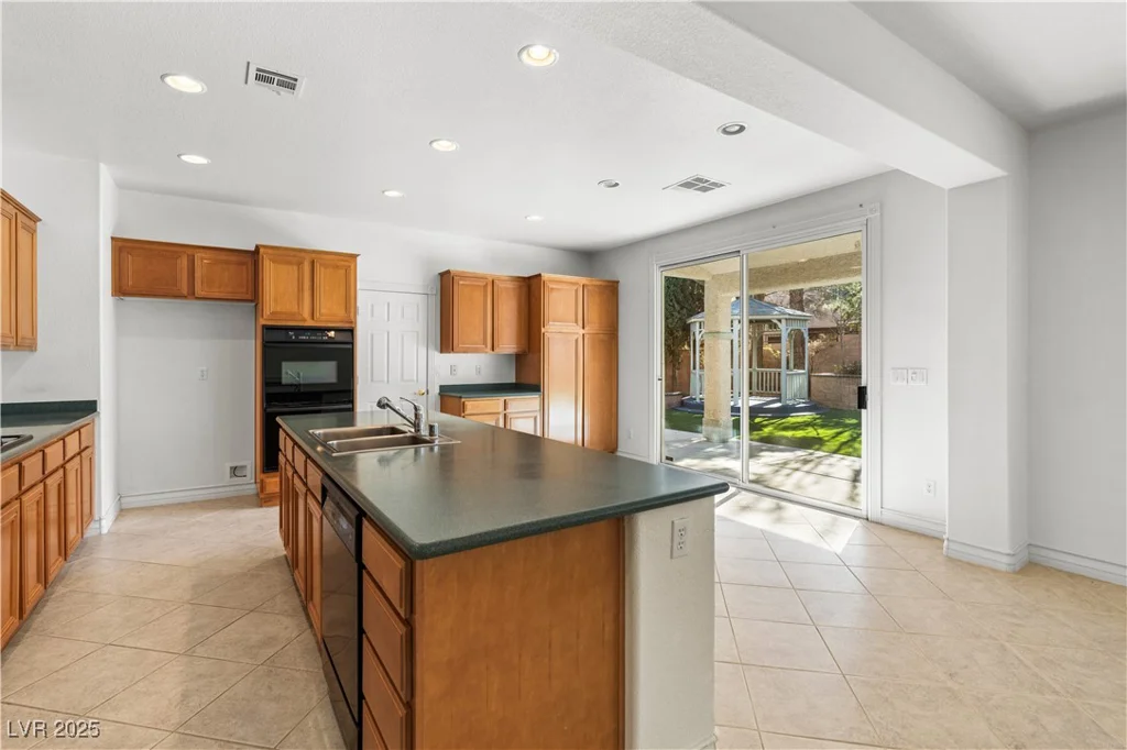 10929 Mount Royal, Las Vegas, NV 89144