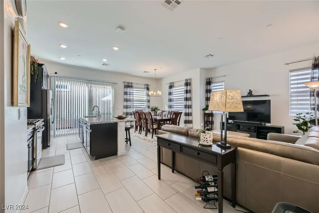 763 Willow Oasis, Henderson, NV 89011