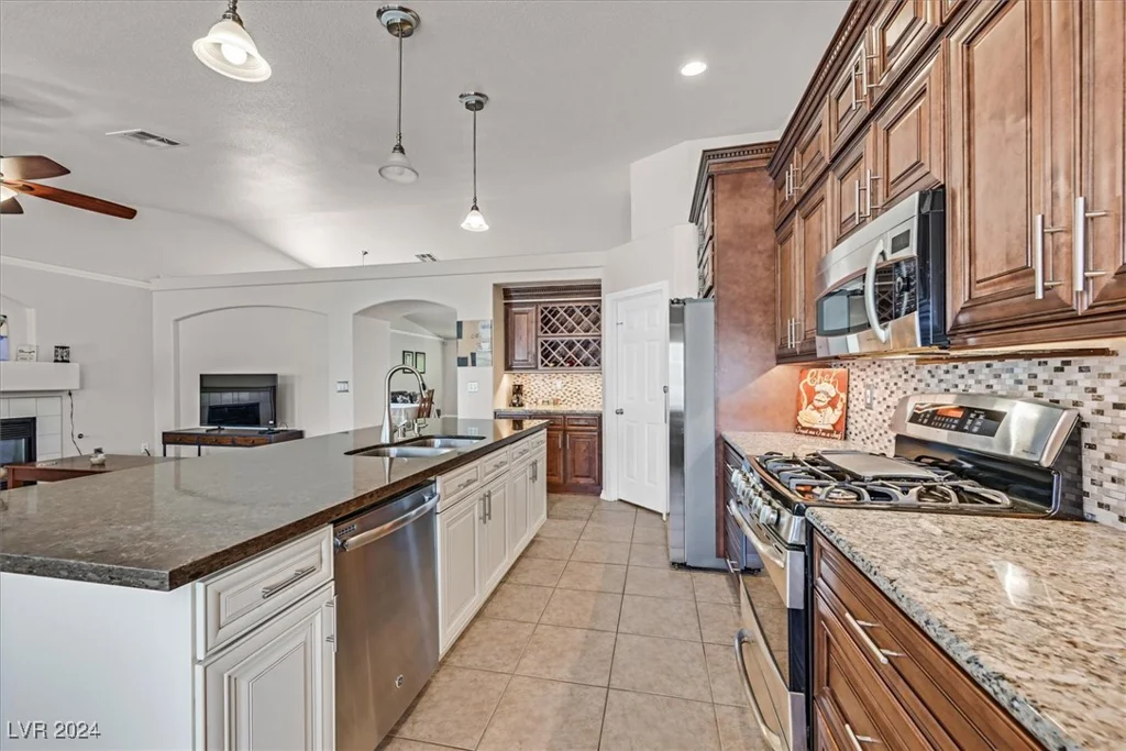 6125 Resort Ridge, Las Vegas, NV 89130