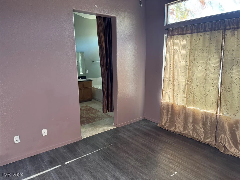 1531 Singing Bird, North Las Vegas, NV 89031