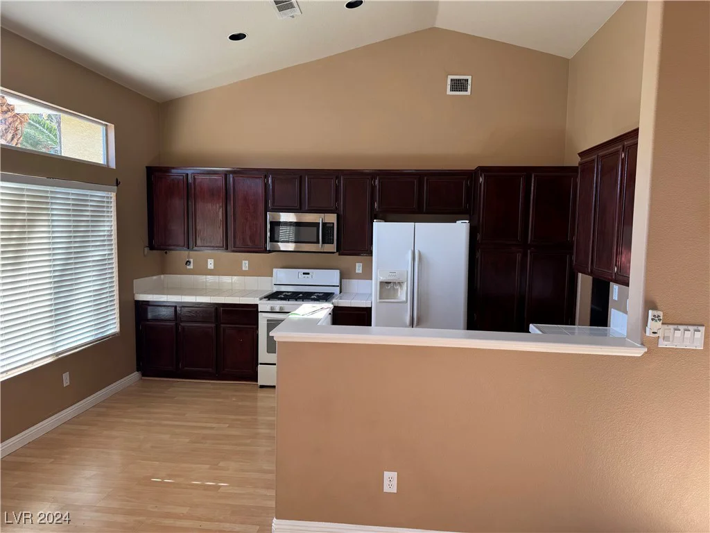 1531 Singing Bird, North Las Vegas, NV 89031