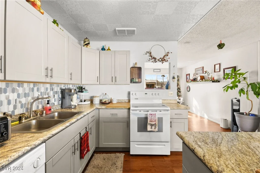 6220 Rassler, Las Vegas, NV 89107