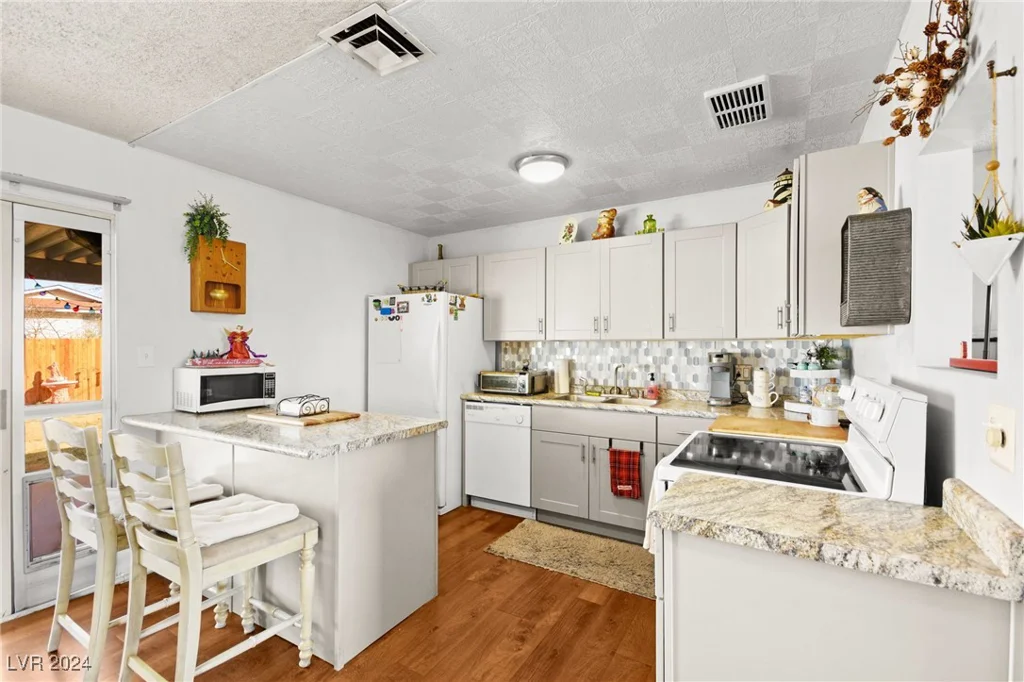 6220 Rassler, Las Vegas, NV 89107