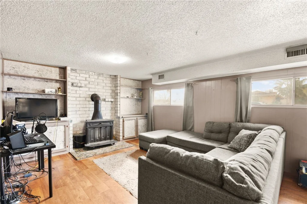 6220 Rassler, Las Vegas, NV 89107
