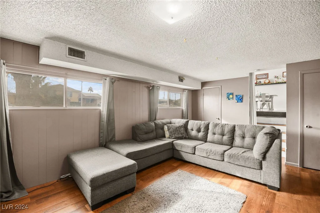 6220 Rassler, Las Vegas, NV 89107