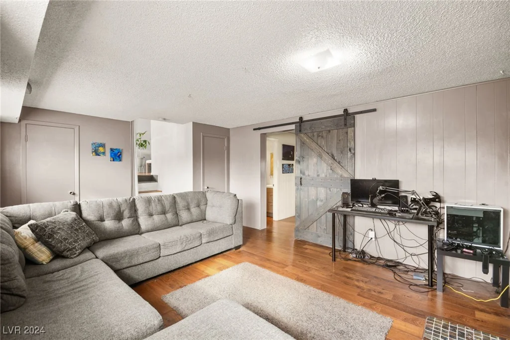 6220 Rassler, Las Vegas, NV 89107