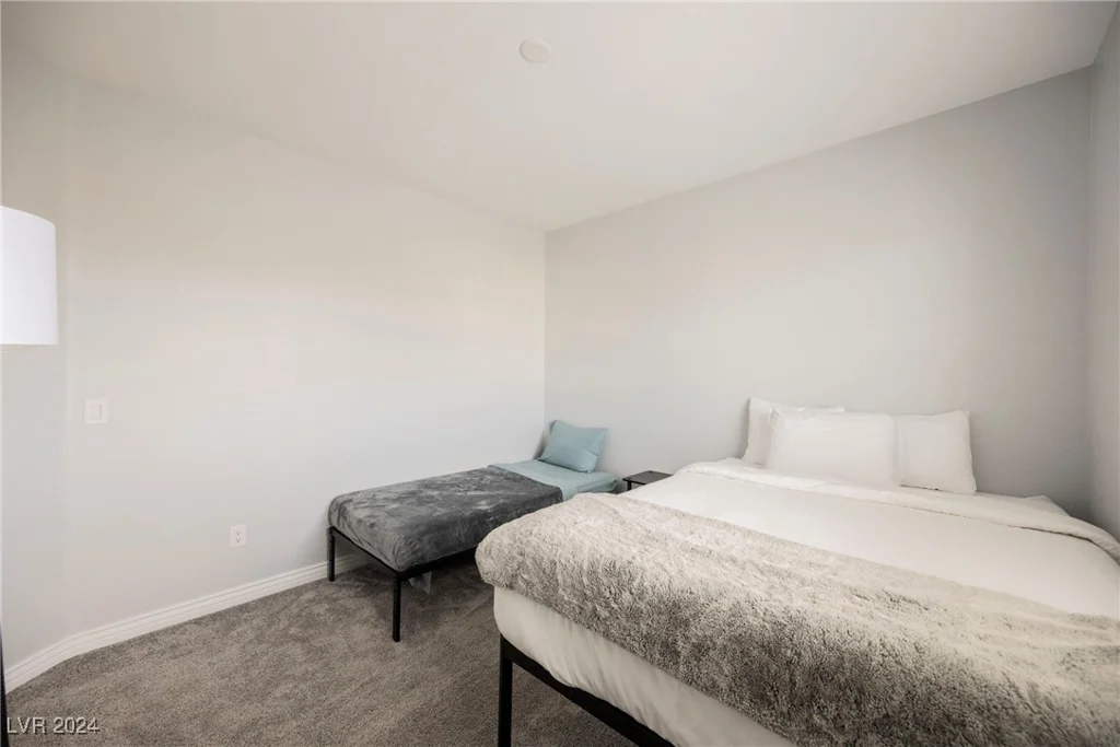9998 Caton, Las Vegas, NV 89141