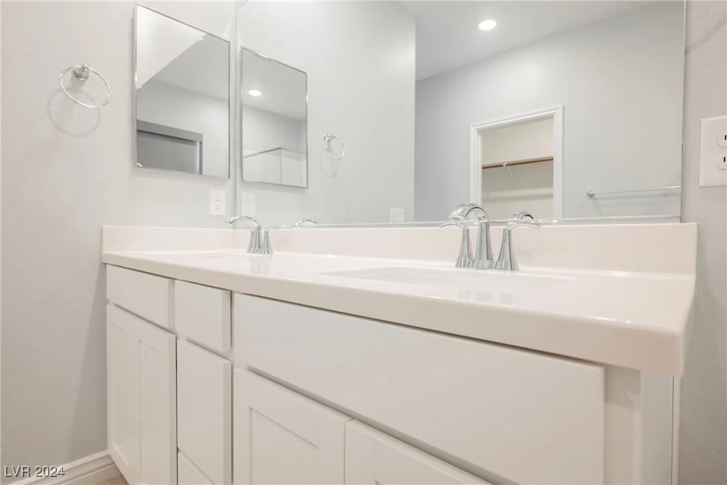 9998 Caton, Las Vegas, NV 89141