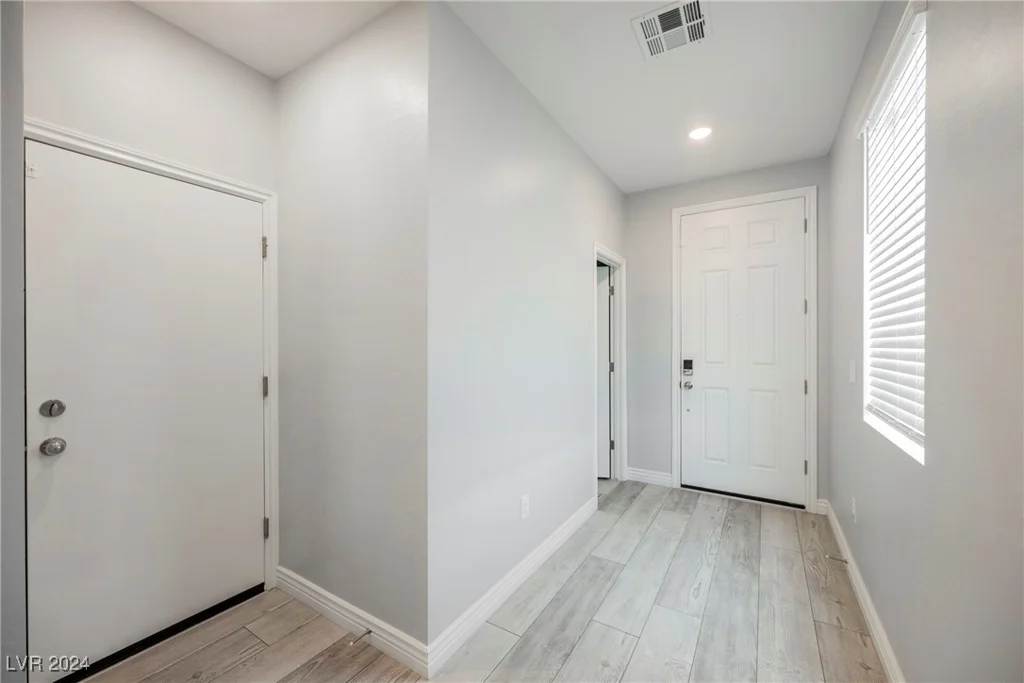 9998 Caton, Las Vegas, NV 89141