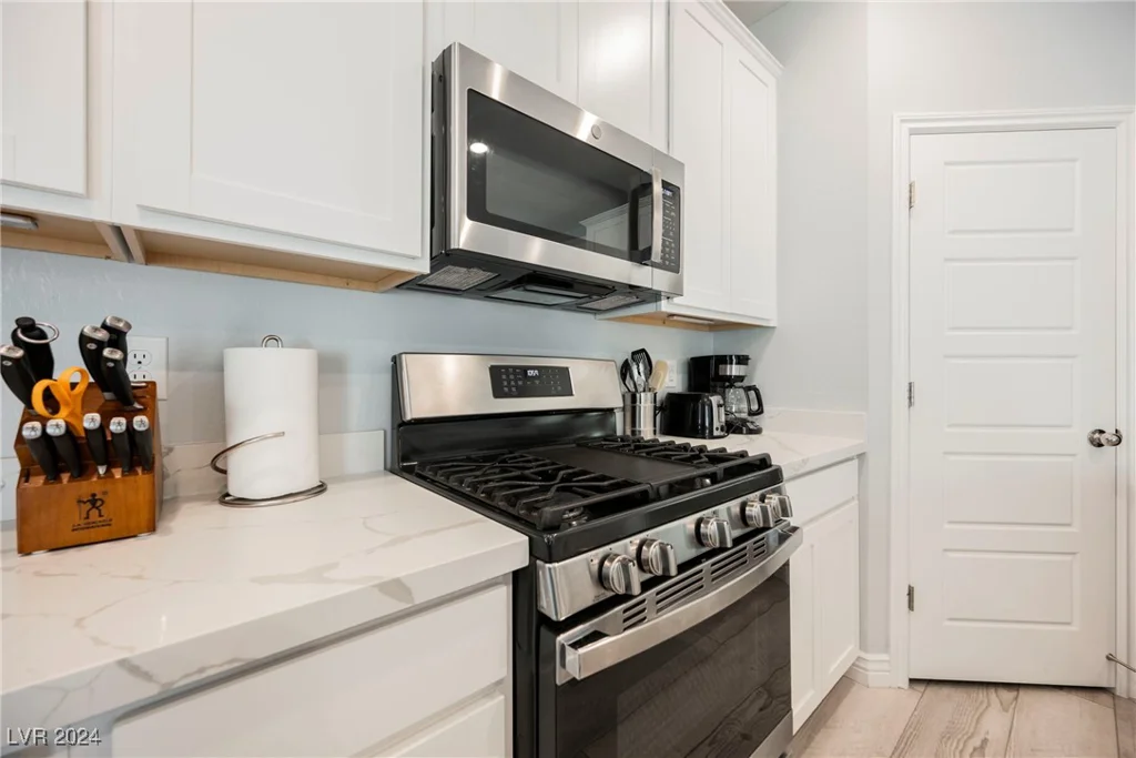 9998 Caton, Las Vegas, NV 89141