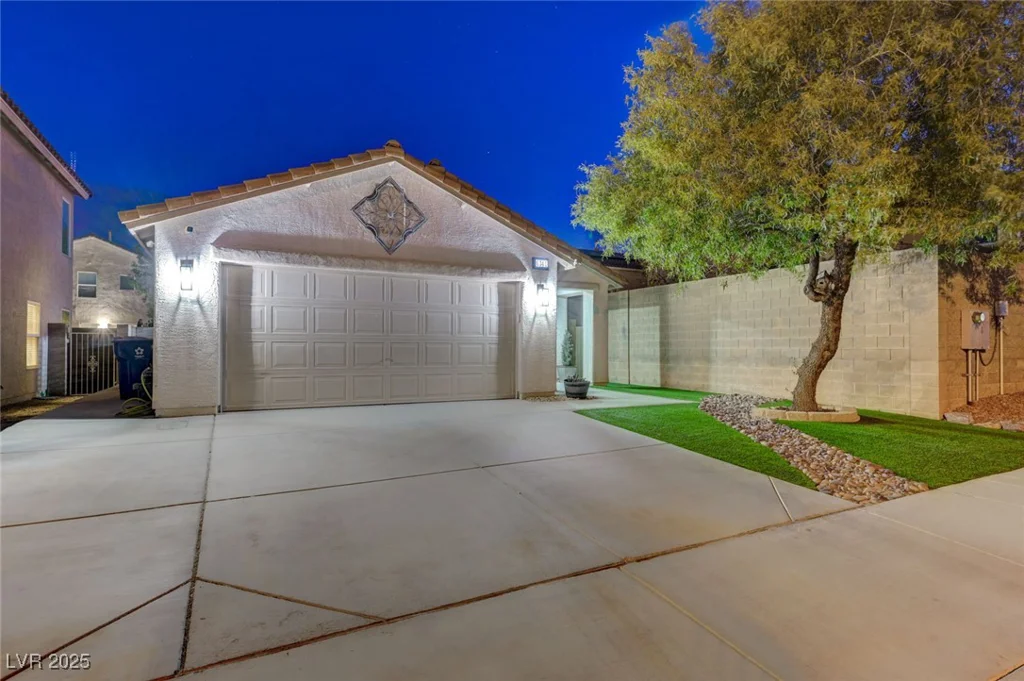 6341 Haleh, Las Vegas, NV 89141