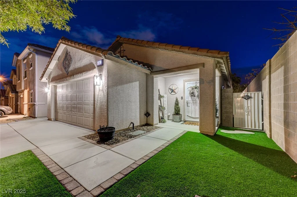 6341 Haleh, Las Vegas, NV 89141