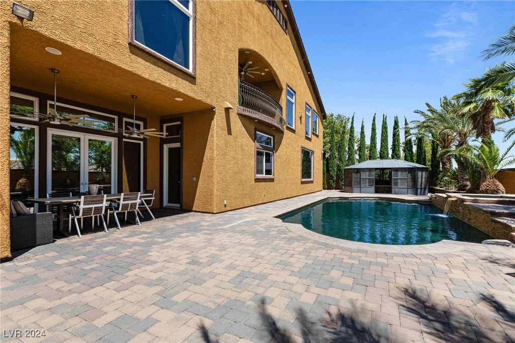 1504 Castle Wall, Las Vegas, NV 89117