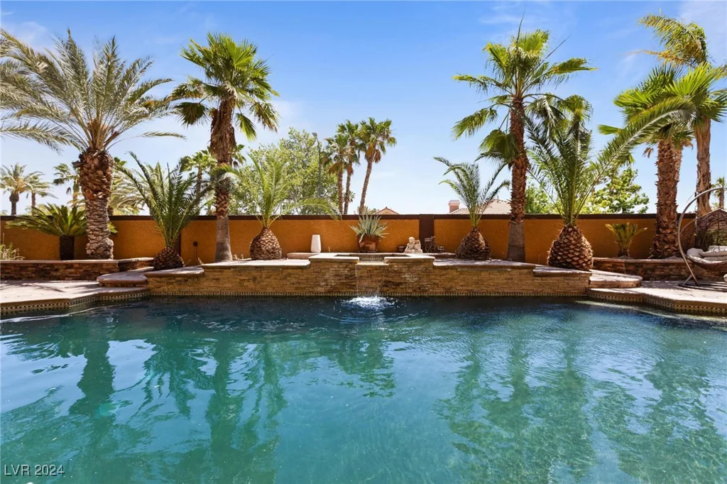 1504 Castle Wall, Las Vegas, NV 89117