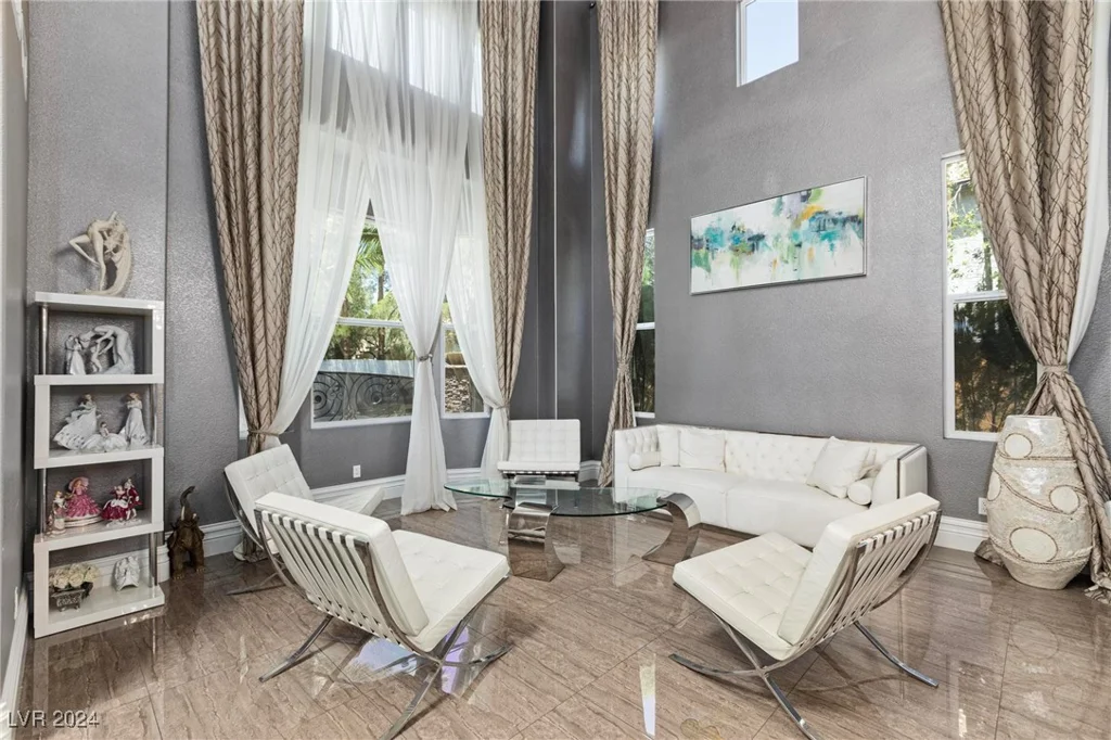 1504 Castle Wall, Las Vegas, NV 89117