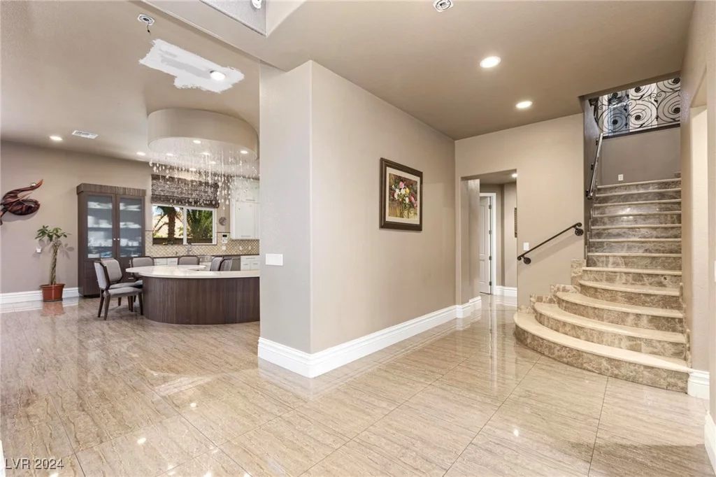 1504 Castle Wall, Las Vegas, NV 89117