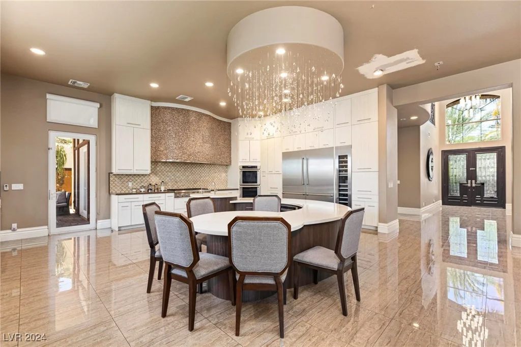 1504 Castle Wall, Las Vegas, NV 89117