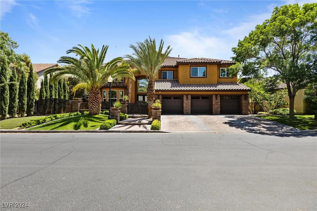 1504 Castle Wall, Las Vegas, NV 89117