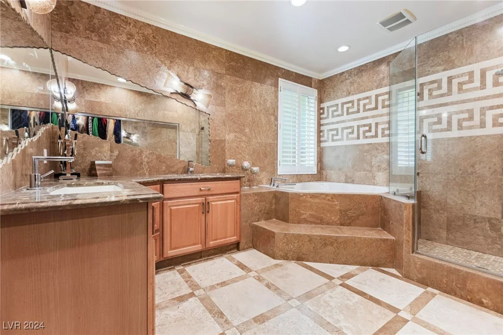 1504 Castle Wall, Las Vegas, NV 89117