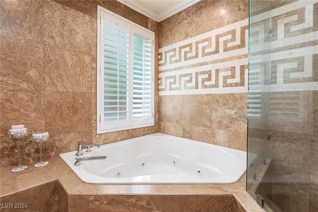 1504 Castle Wall, Las Vegas, NV 89117