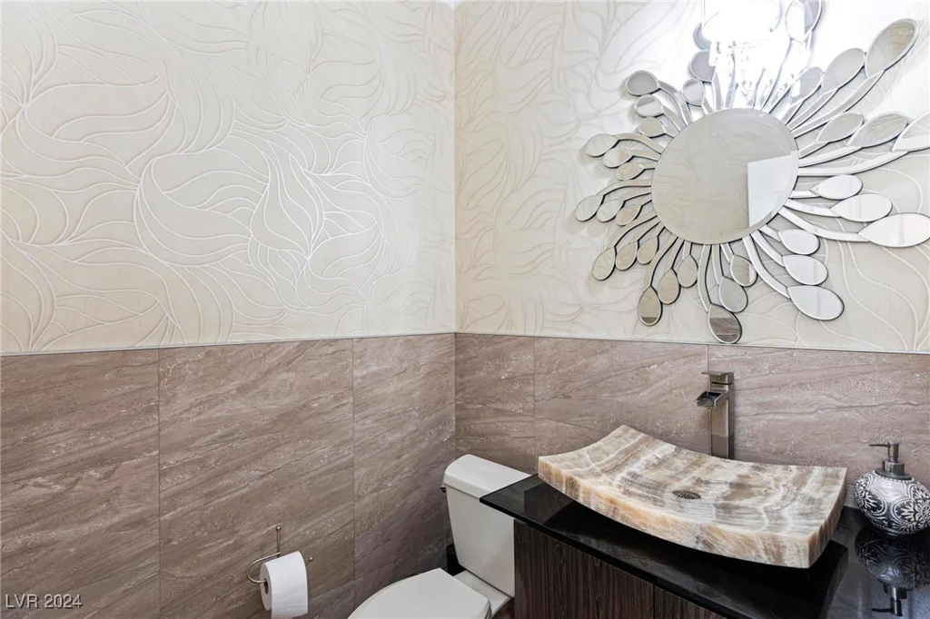 1504 Castle Wall, Las Vegas, NV 89117