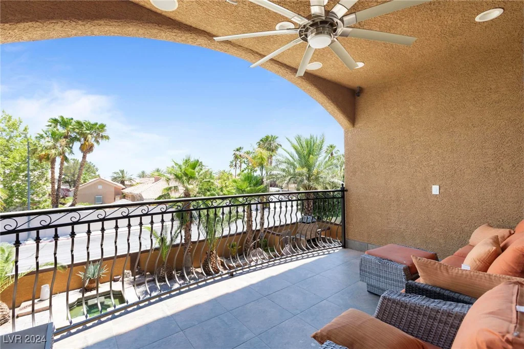 1504 Castle Wall, Las Vegas, NV 89117