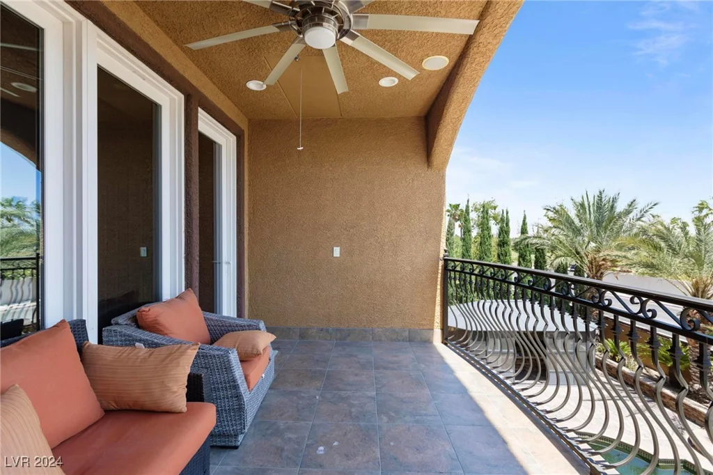 1504 Castle Wall, Las Vegas, NV 89117