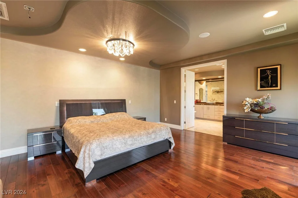 1504 Castle Wall, Las Vegas, NV 89117