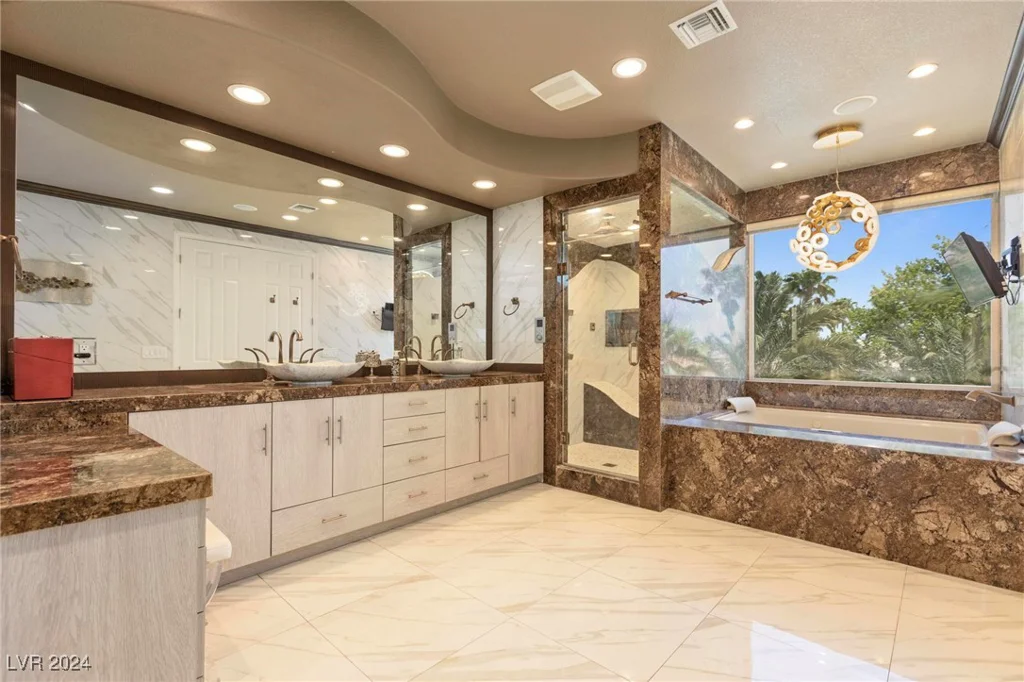 1504 Castle Wall, Las Vegas, NV 89117