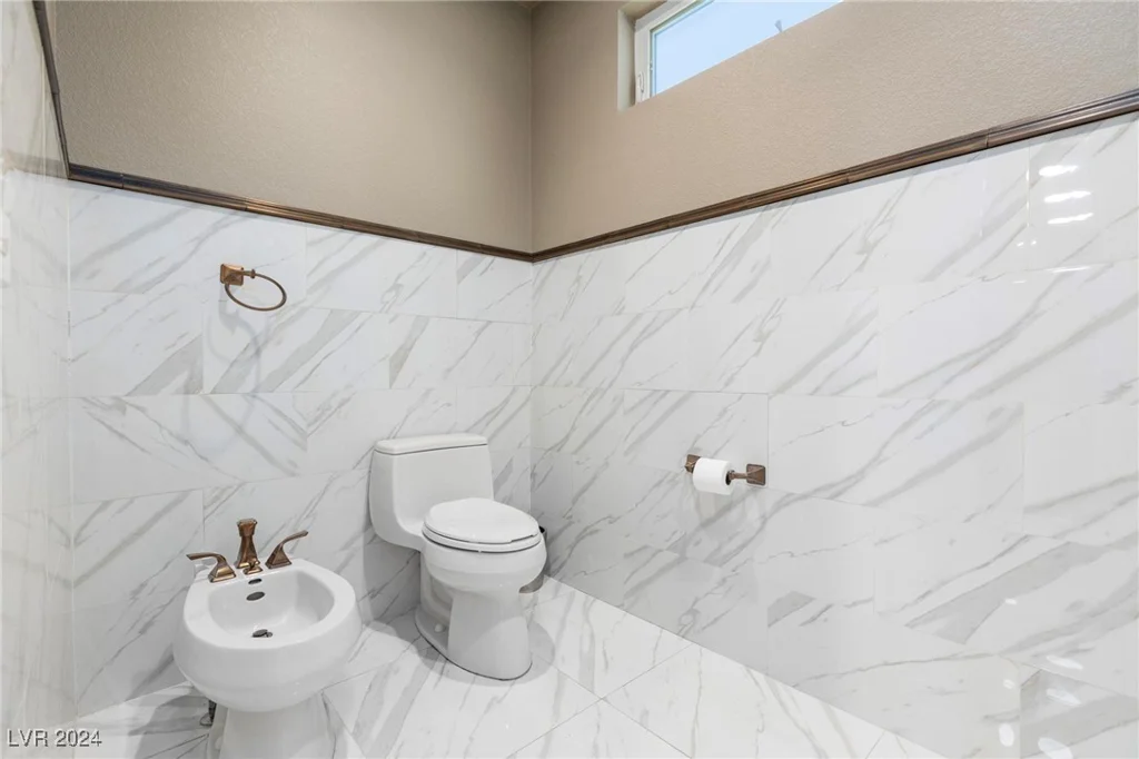 1504 Castle Wall, Las Vegas, NV 89117