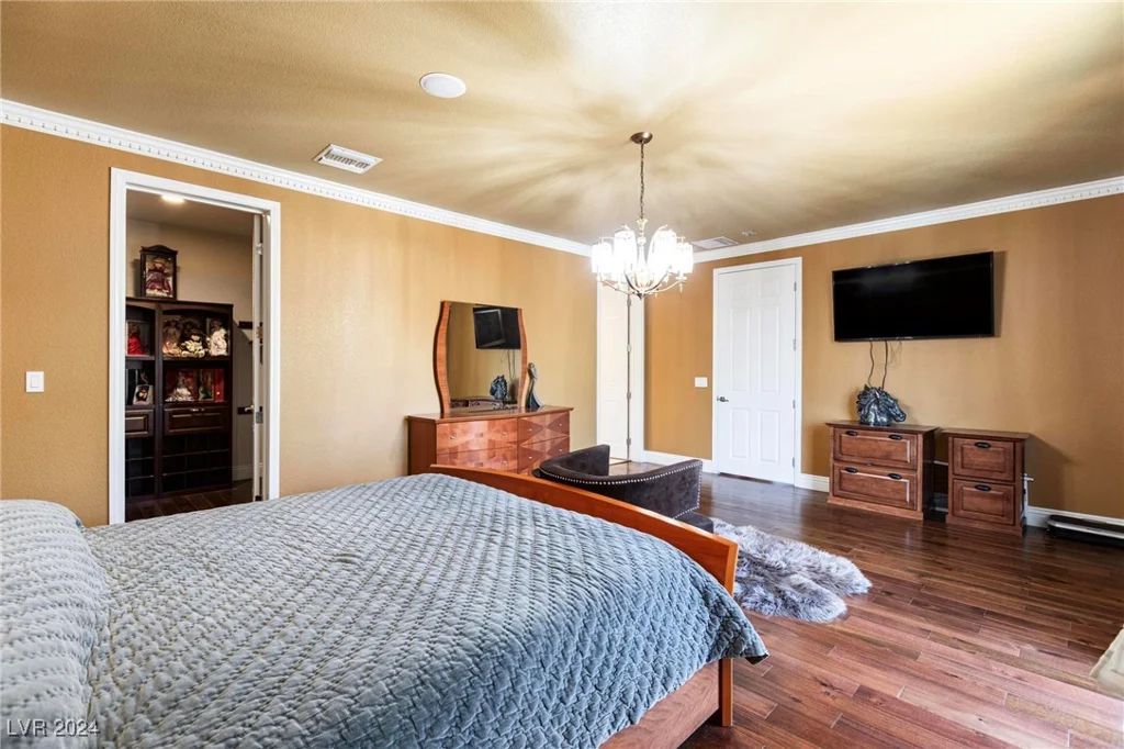 1504 Castle Wall, Las Vegas, NV 89117