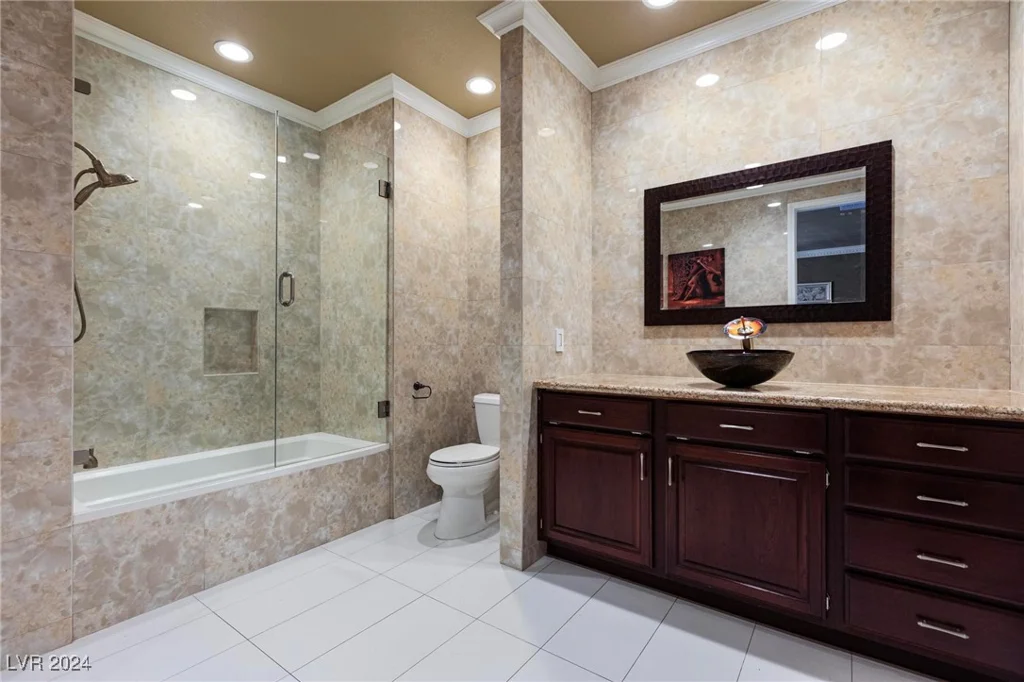 1504 Castle Wall, Las Vegas, NV 89117