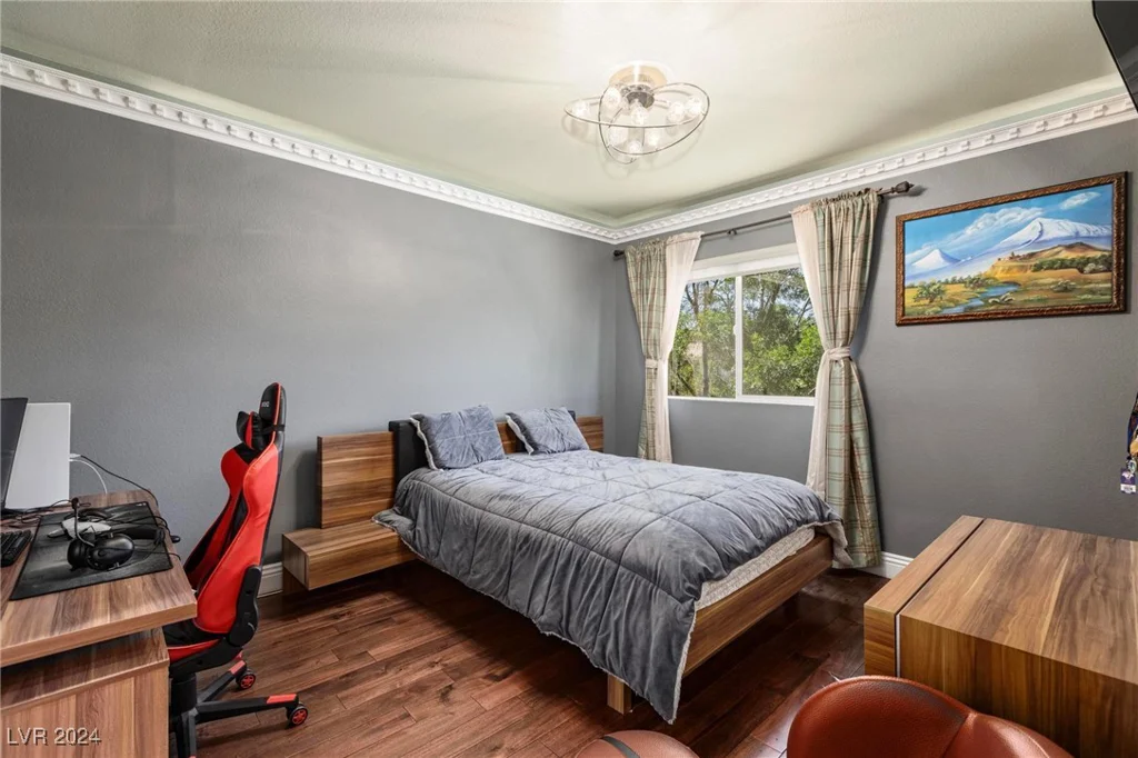 1504 Castle Wall, Las Vegas, NV 89117