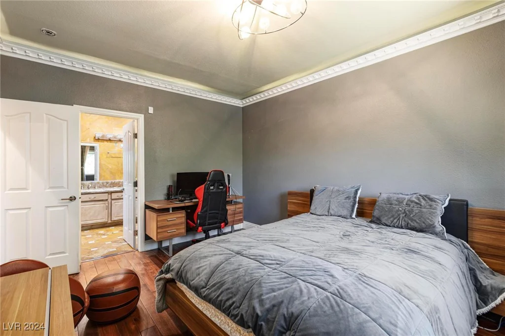 1504 Castle Wall, Las Vegas, NV 89117