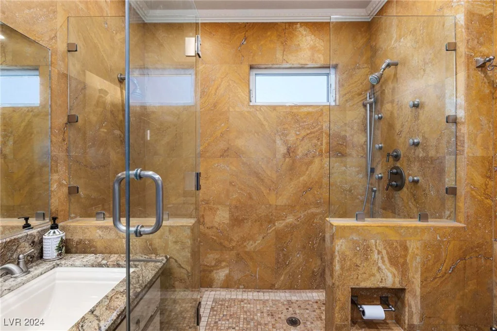 1504 Castle Wall, Las Vegas, NV 89117