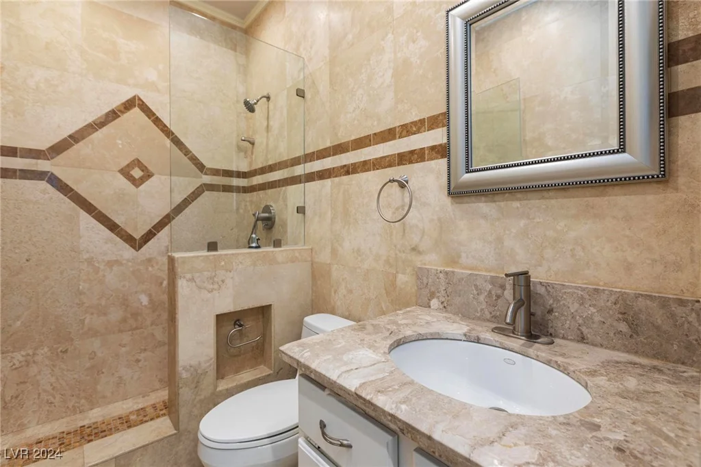 1504 Castle Wall, Las Vegas, NV 89117