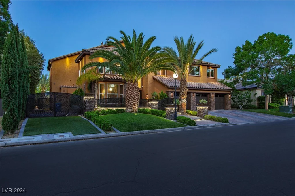 1504 Castle Wall, Las Vegas, NV 89117